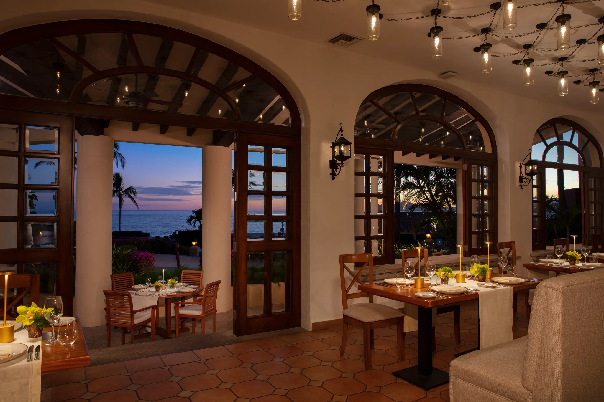 El Arroyo restaurant at Zoëtry Casa del Mar Los Cabos featuring elegant indoor dining, gourmet cuisine, and a refined hacienda-style ambiance.
